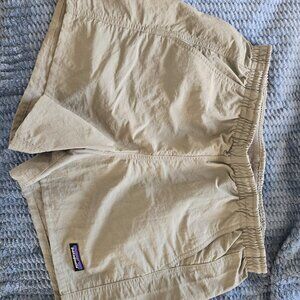 Patagoina Women's Green Baggies Shorts - 5 inch, Small